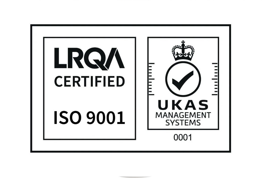 professional mover packing the boxes